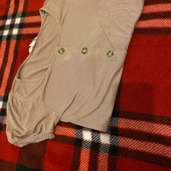 Cute blouse - Picture 2 of 2